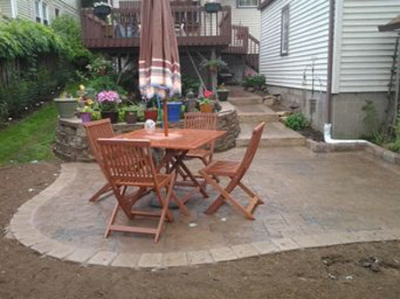 Small Outdoor Entertaining Patio